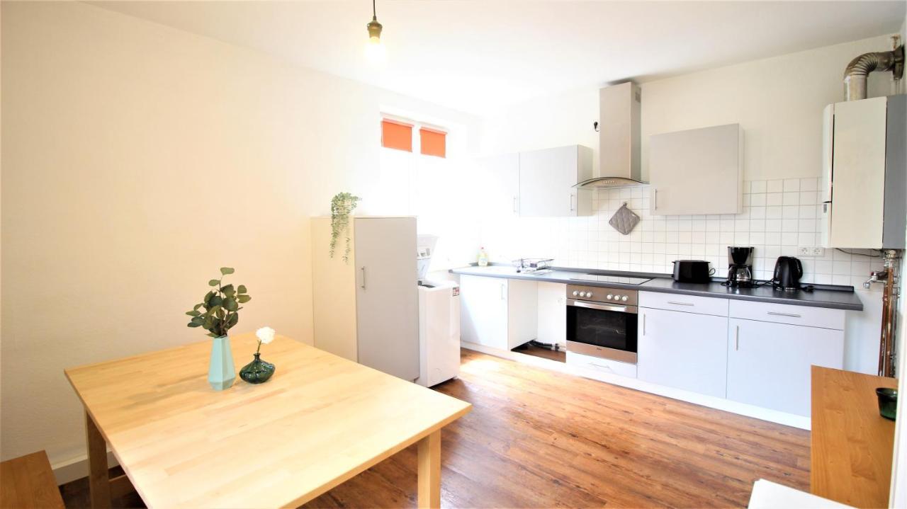 Apartamento Zentral Wohnen - Inkl. Privatem Stellplatz Wurzburgo Exterior foto