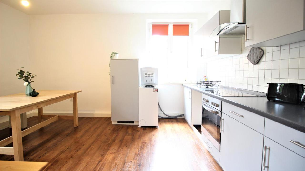 Apartamento Zentral Wohnen - Inkl. Privatem Stellplatz Wurzburgo Exterior foto